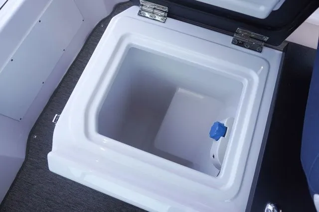 Slide: The Image of Axopar 29 XC Cross Cabin 2025 - 18