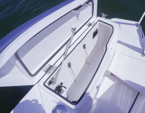 Slide: The Image of Axopar 29 XC Cross Cabin 2025 - 21