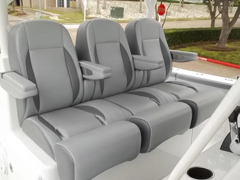 Slide: The Image of Gray seats on a 2018 Yellowfin 39 Offshore boat. - 8