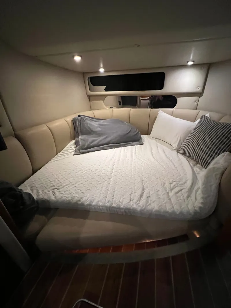 Slide: The Image of Aft bed - 24