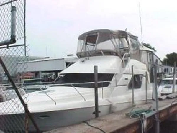Slide: The Image of Silverton 352 Motor Yacht 2000 - 3