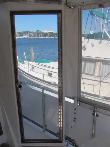 Slide: The Image of Symbol 48 Cockpit Motor Yacht 1989 - 9