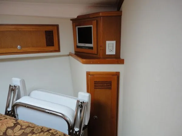 Slide: The Image of Cabo Flybridge Sedan 2004 - 7