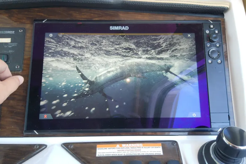 Slide: The Image of Simrad display on 2019 Floe Craft 3950C Aquafina showing underwater image. - 40