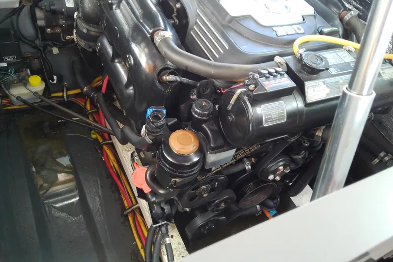 Slide: The Image of Engine of 2019 Floe Craft 3950C Aquafina boat, detailed view. - 76