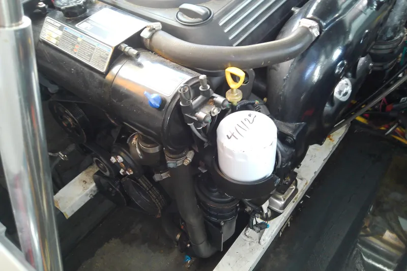 Slide: The Image of Engine of 2019 Floe Craft 3950C Aquafina boat, detailed view. - 77