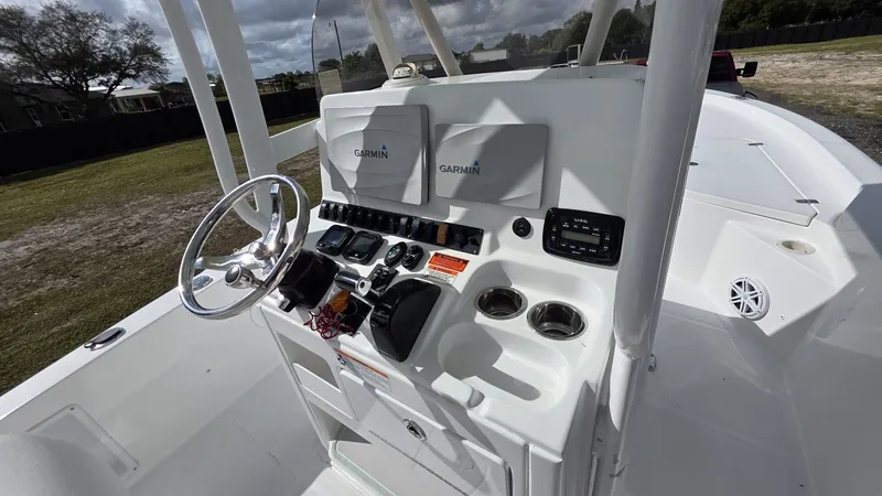 Slide: The Image of 2015 Sea Hunt BX 24 BR boat console with Garmin equipment. - 13
