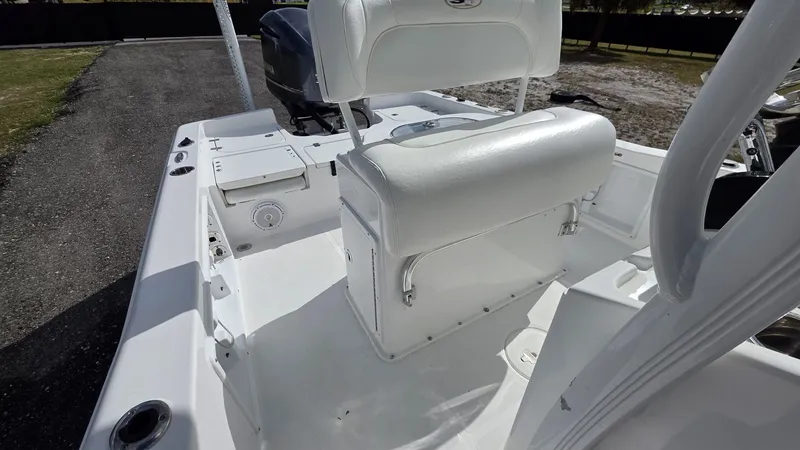 Slide: The Image of Interior of a 2015 Sea Hunt BX 24 BR boat. - 15