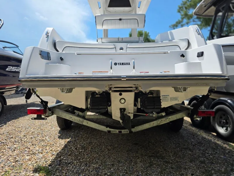 Slide: The Image of Yamaha 222 FSH Sport E 2026: Rear view of the boat on a trailer, showing engines and hull. - 3