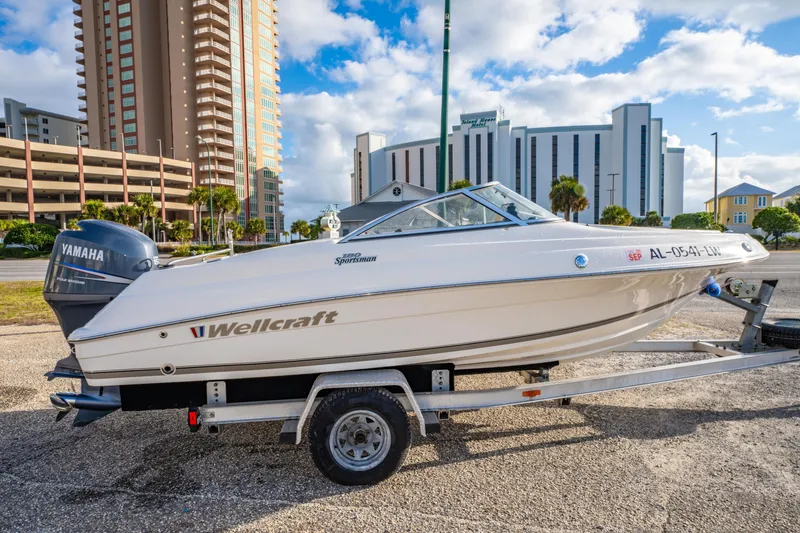 Slide: The Image of Orange Beach Boat Sales offers inspections, financing, and accessories for Wellcraft 180 Sportsman 2008. - 4