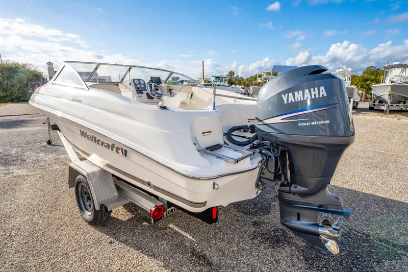 Slide: The Image of 2008 Wellcraft 180 Sportsman boat with Yamaha four-stroke engine on trailer. - 7