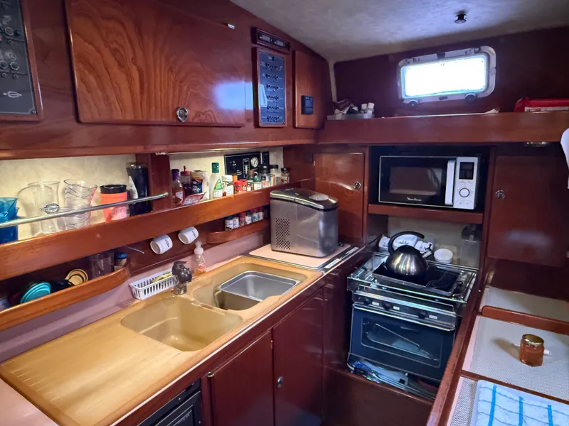 Slide: The Image of Amel Super Maramu 2000 2001 - 17