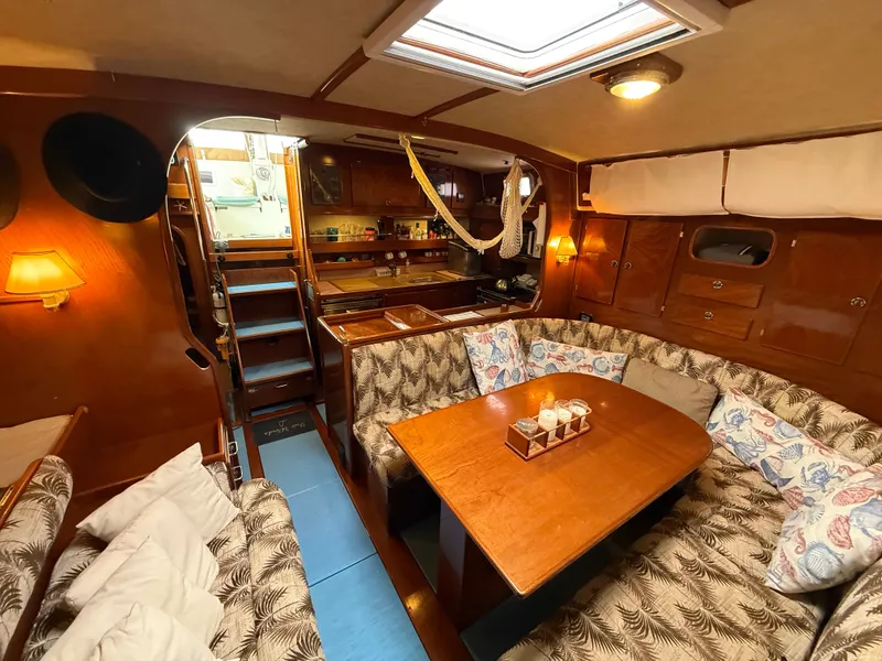 Slide: The Image of Amel Super Maramu 2000 2001 - 31