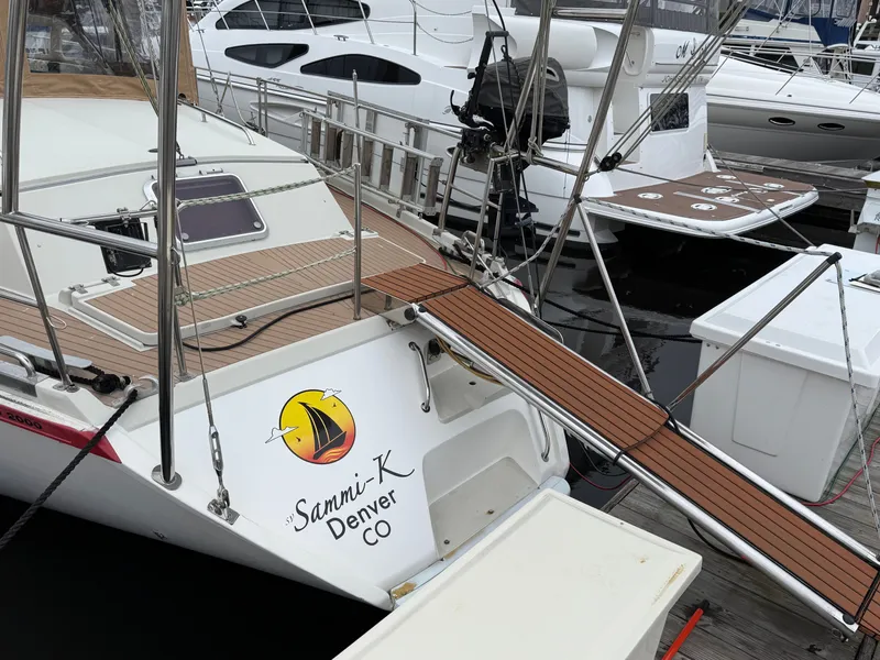 Slide: The Image of Amel Super Maramu 2000 2001 - 6