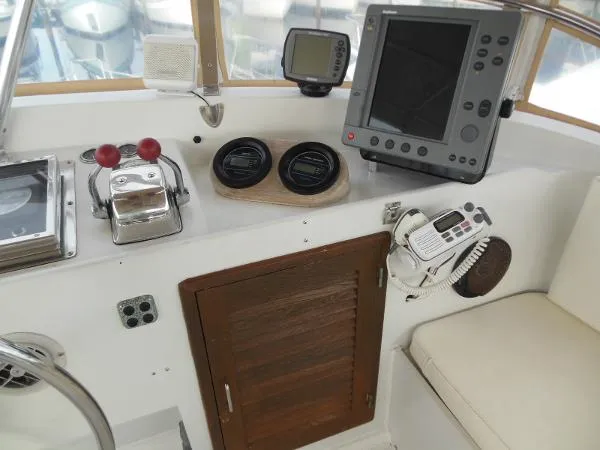 Slide: The Image of Jefferson Sundeck Trawler 1986 - 10