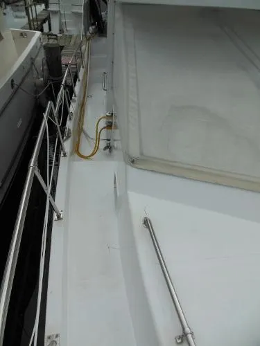 Slide: The Image of Jefferson Sundeck Trawler 1986 - 4