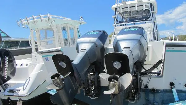 Slide: The Image of Boston Whaler Offshore 27 1991 - 4