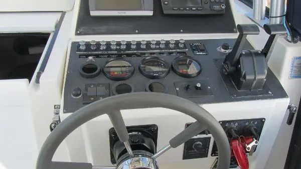 Slide: The Image of Boston Whaler Offshore 27 1991 - 8
