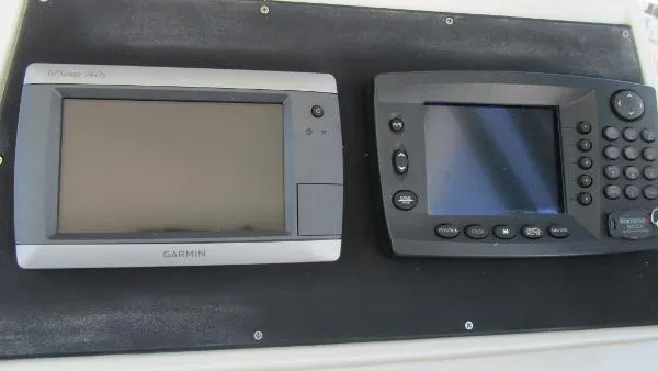 Slide: The Image of Boston Whaler Offshore 27 1991 - 9