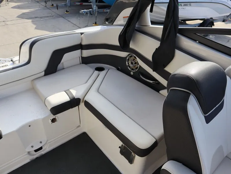 Slide: The Image of Yamaha 242 Limited S 2016 - 13