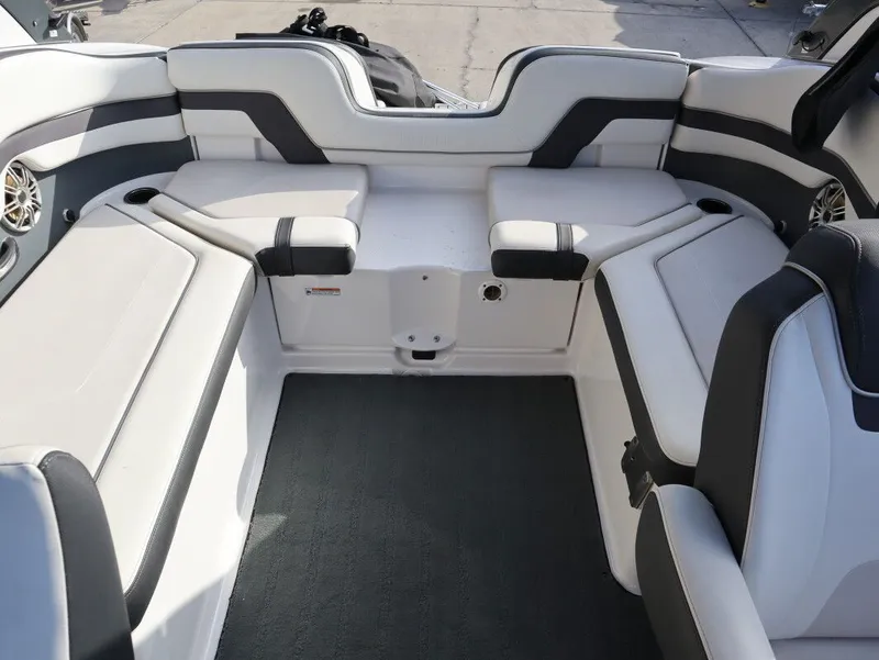 Slide: The Image of Yamaha 242 Limited S 2016 - 14