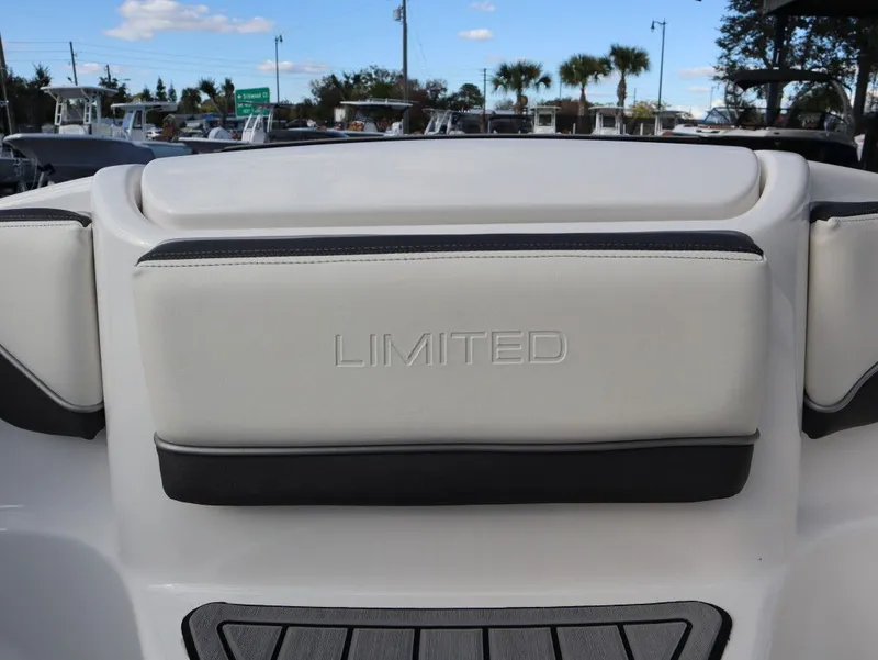 Slide: The Image of Yamaha 242 Limited S 2016 - 7