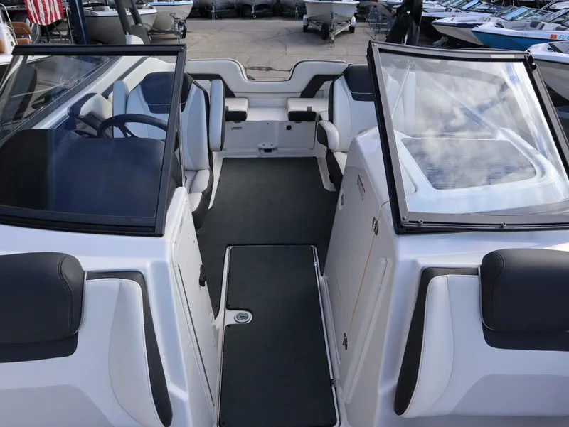 Slide: The Image of Yamaha 242 Limited S 2016 - 8