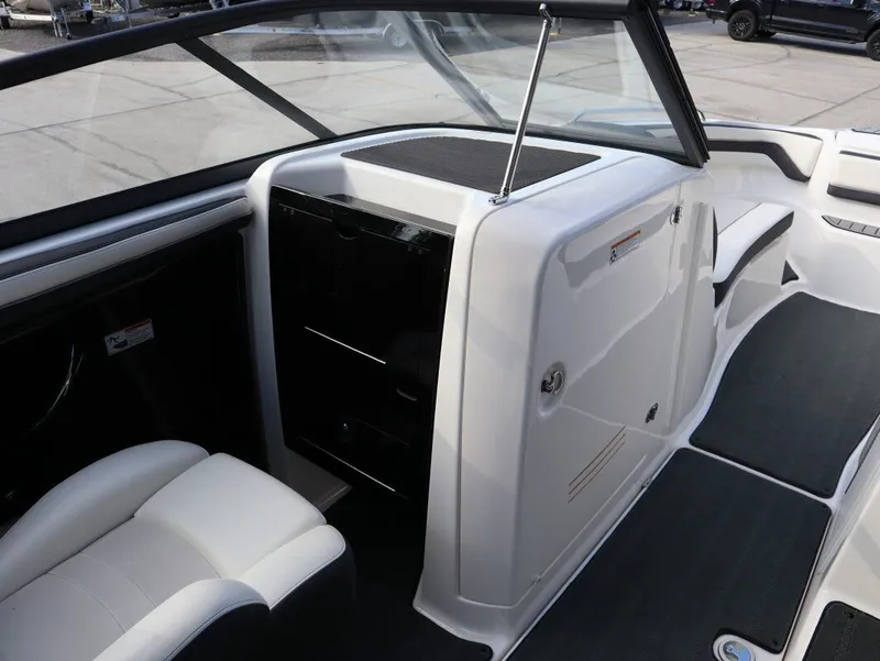 Slide: The Image of Yamaha 242 Limited S 2016 - 9