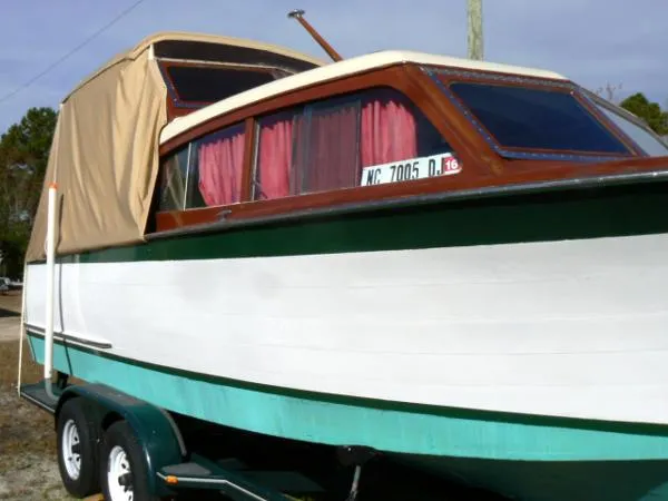 Slide: The Image of Chris-Craft 24 Sedan Fly-Bridge 1957 - 4