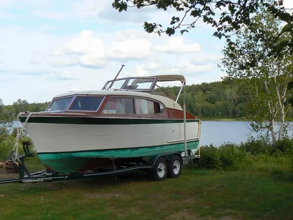 Slide: The Image of Chris-Craft 24 Sedan Fly-Bridge 1957 - 6