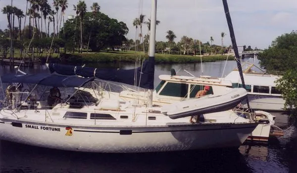 Slide: The Image of Hunter 37.5 1990 - 3