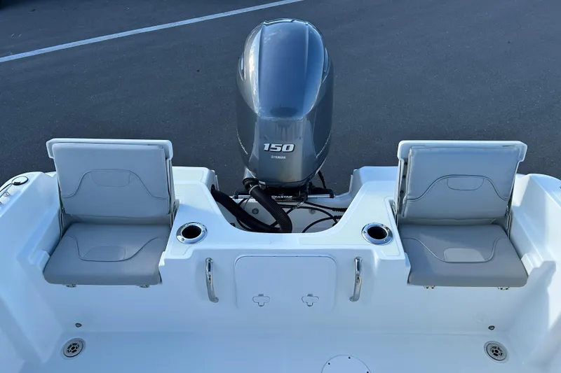 Slide: The Image of 2022 Wellcraft 202 Fisherman boat with Yamaha 150 engine and dual seating. - 13