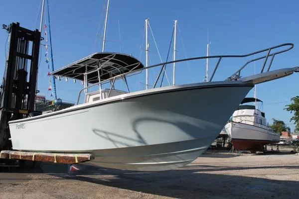 Slide: The Image of Parker Marine 2501 DV Center Console 2014 - 1