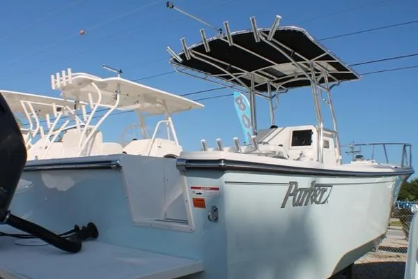 Slide: The Image of Parker Marine 2501 DV Center Console 2014 - 2