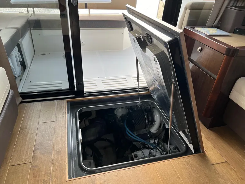 Slide: The Image of Sea Ray Sundancer 400 2017 - 54