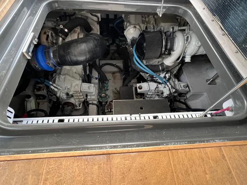 Slide: The Image of Sea Ray Sundancer 400 2017 - 55