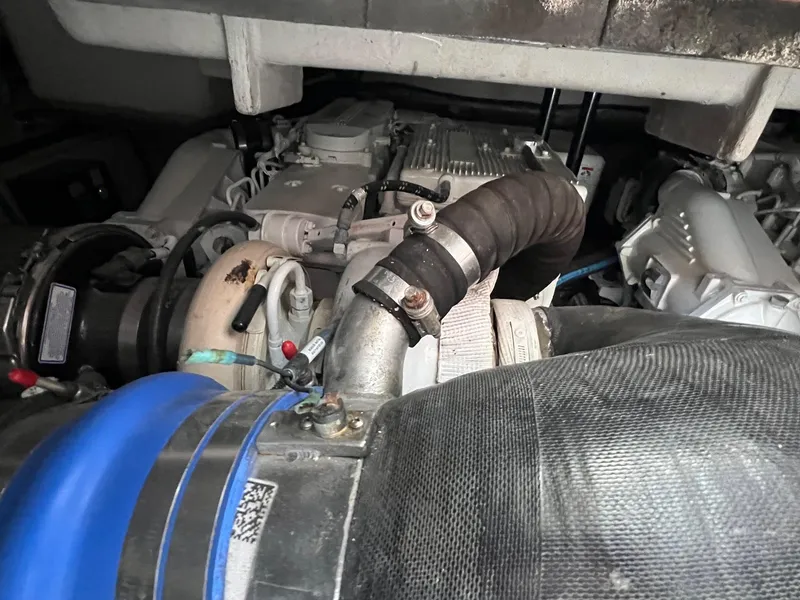 Slide: The Image of Sea Ray Sundancer 400 2017 - 57