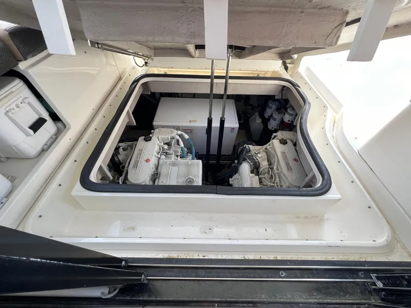 Slide: The Image of Sea Ray Sundancer 400 2017 - 62