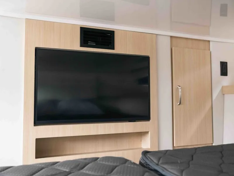 Slide: The Image of Regal 38 Grande Coupe 2026 - 36