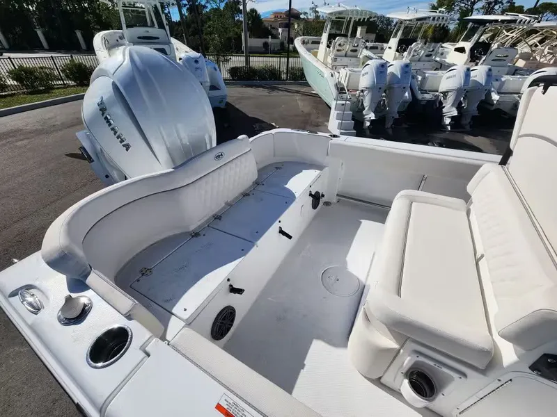 Slide: The Image of Sea Hunt Ultra 239 SE 2026 - 6