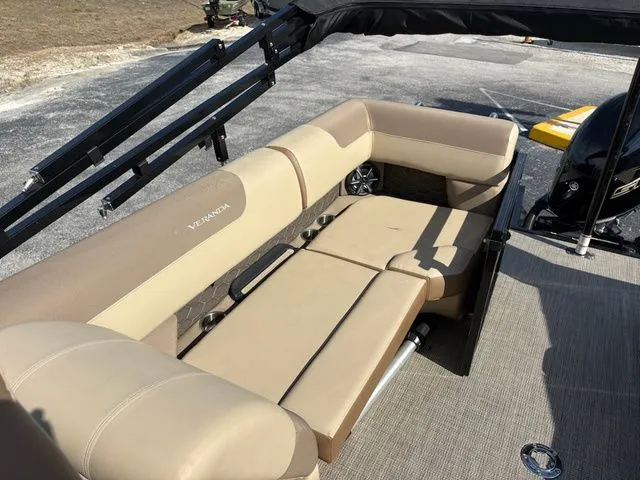 Slide: The Image of Veranda VR 235 RC 2026 - 11