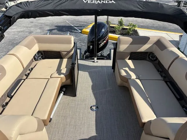 Slide: The Image of Veranda VR 235 RC 2026 - 12