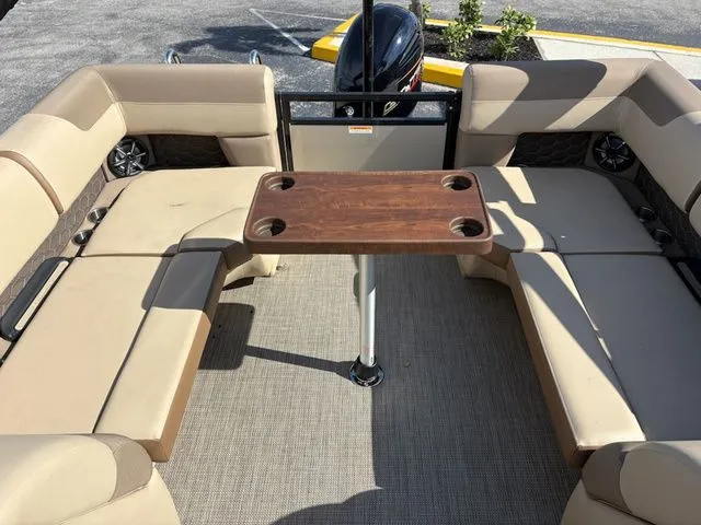 Slide: The Image of Veranda VR 235 RC 2026 - 13