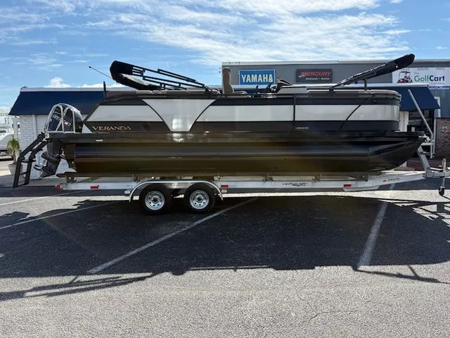 Slide: The Image of Veranda VR 235 RC 2026 - 3