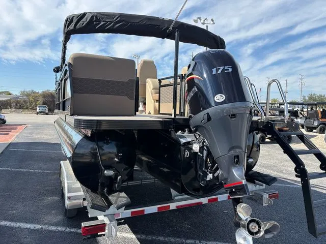 Slide: The Image of Veranda VR 235 RC 2026 - 5