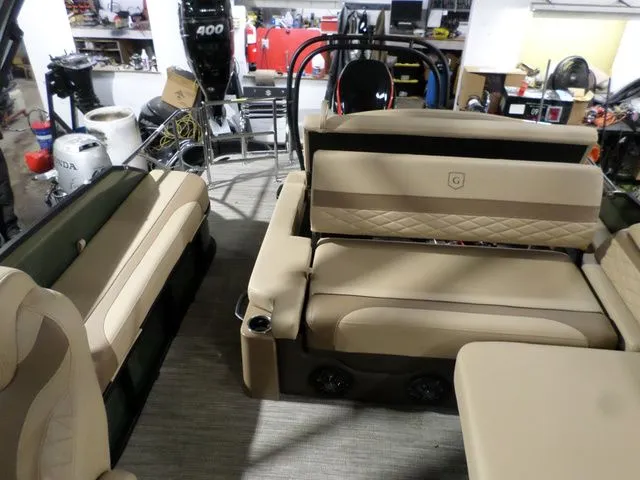 Slide: The Image of Monaco MC 235 SFL 2026 - 5