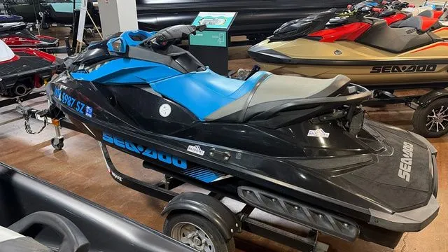 Slide: The Image of Sea-Doo GTR 2018 - 7
