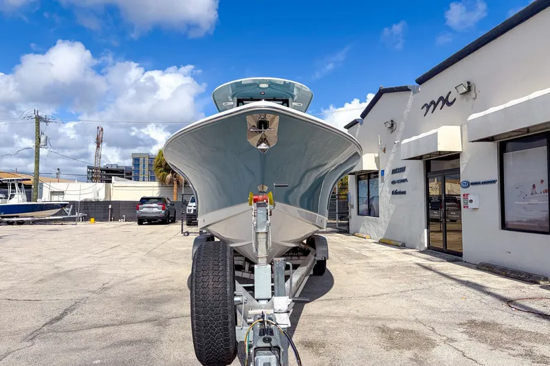 Slide: The Image of Sea Hunt Ultra 275 SE 2026 - 3