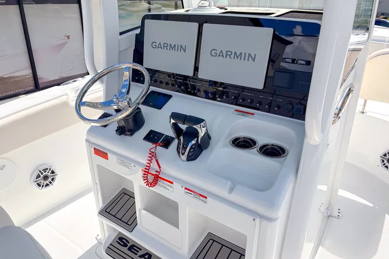 Slide: The Image of Sea Hunt Ultra 275 SE 2026 - 8