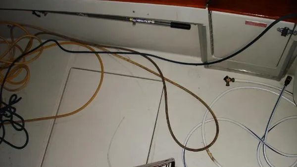 Slide: The Image of Sea Ray 305 Sedan Bridge 1988 - 11